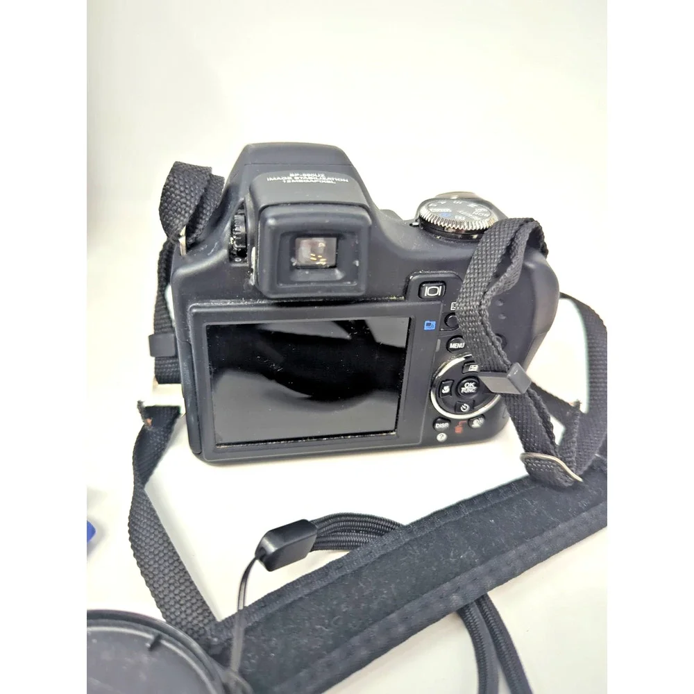 Olympus SP-590UZ 12.0MP 26X Zoom Wide 26mm Digital Camera w/ 2GB card and box